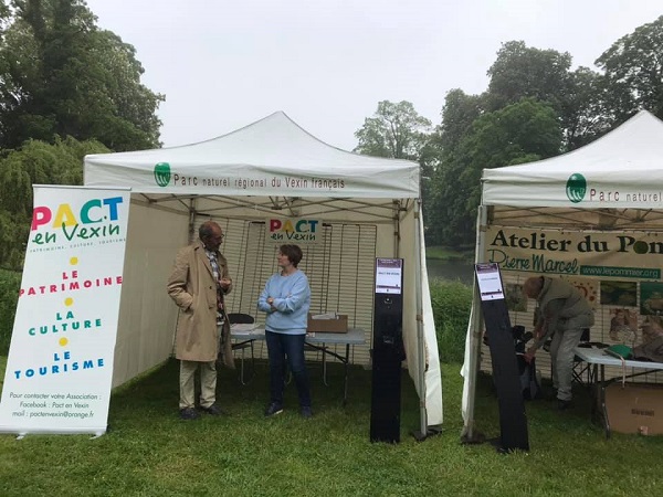 Stand tenu par Pact en Vexin à la journée vélo du 19 mai 2019  à Théméricourt